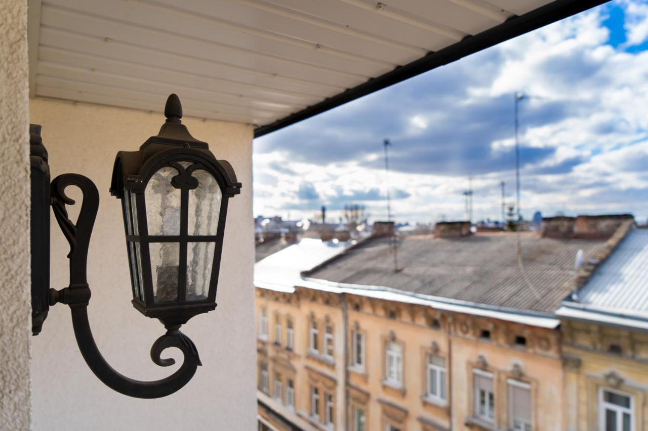 Apartments “U Prawnika” Lviv Exterior photo